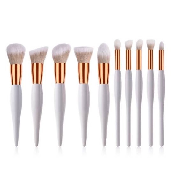 10 piece makeup brush set!! - Picture 2 of 3